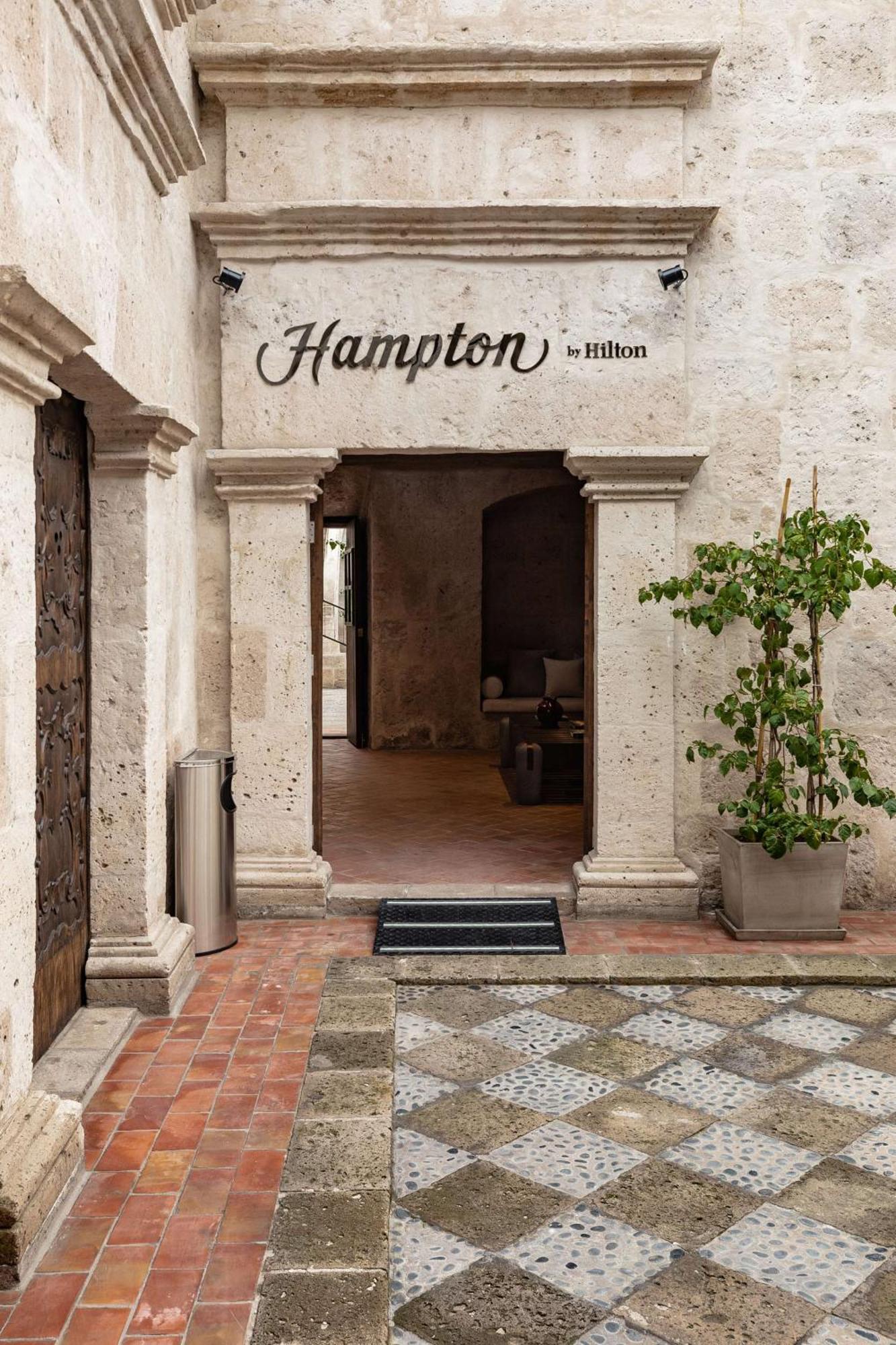 Hotel Hampton By Hilton 4*